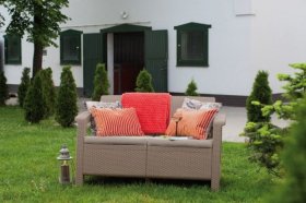 Диван пластиковый Корфу (Corfu love seat) капучино - песок в Стрежевом - strezevoi.ok-mebel.com | фото 3